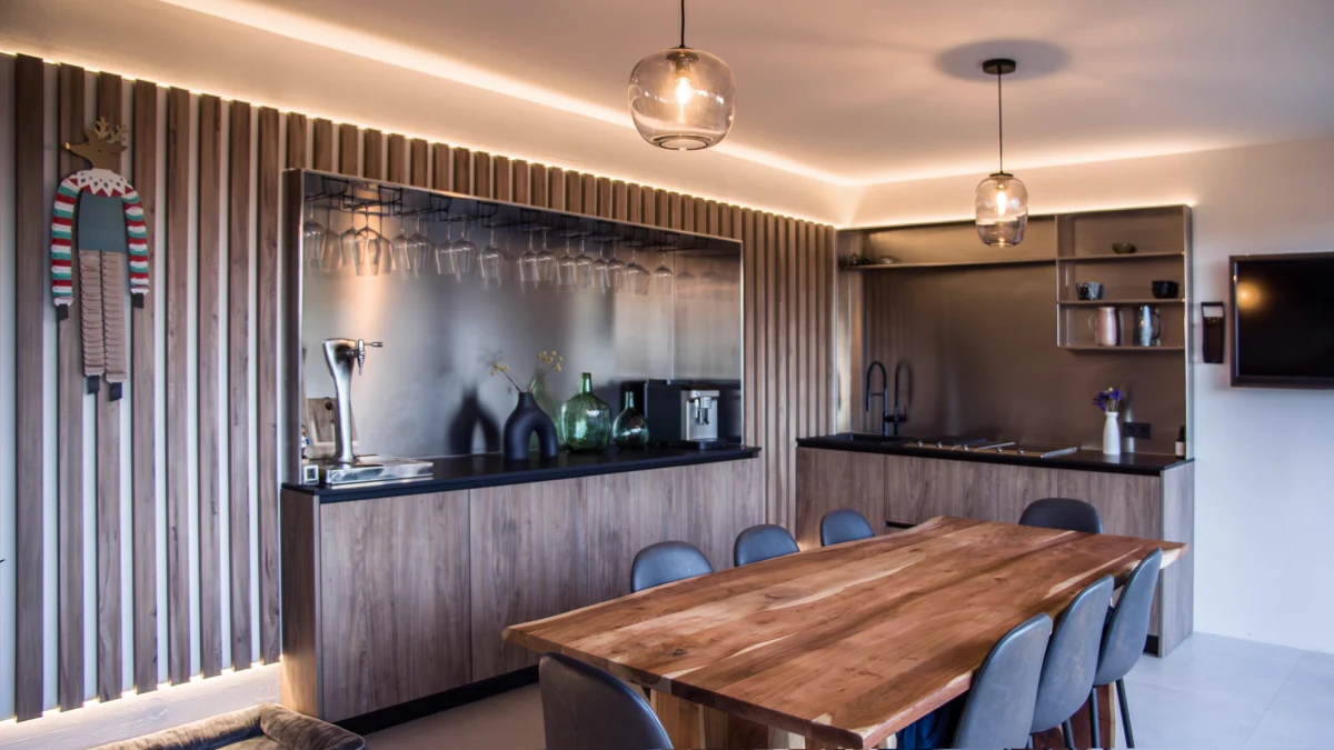 Comedor y cocina auxiliar de Casa JR